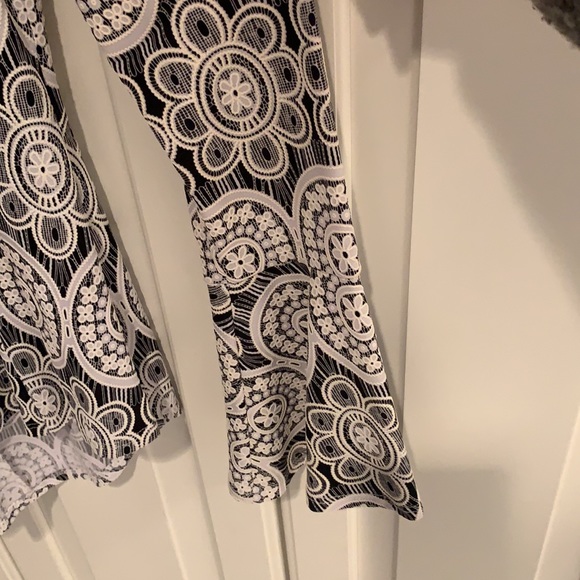 Joseph Ribkoff size 4 gorgeous white and black tunic - Picture 4 of 4